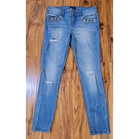 Bebe Light Wash Distressed Jeans size 29